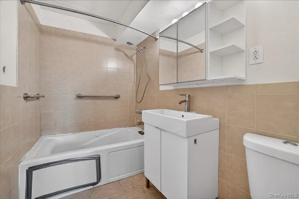 $295,000 | 11 Park Avenue, Unit 3D, Mount Vernon, NY 10550