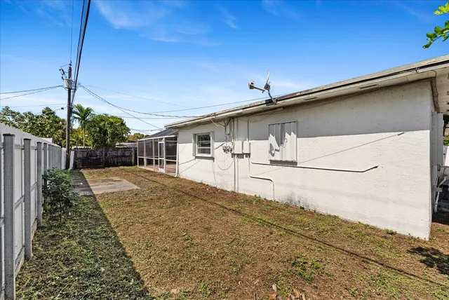 $570,000 | 6560 Hayes Street, Hollywood, FL 33024