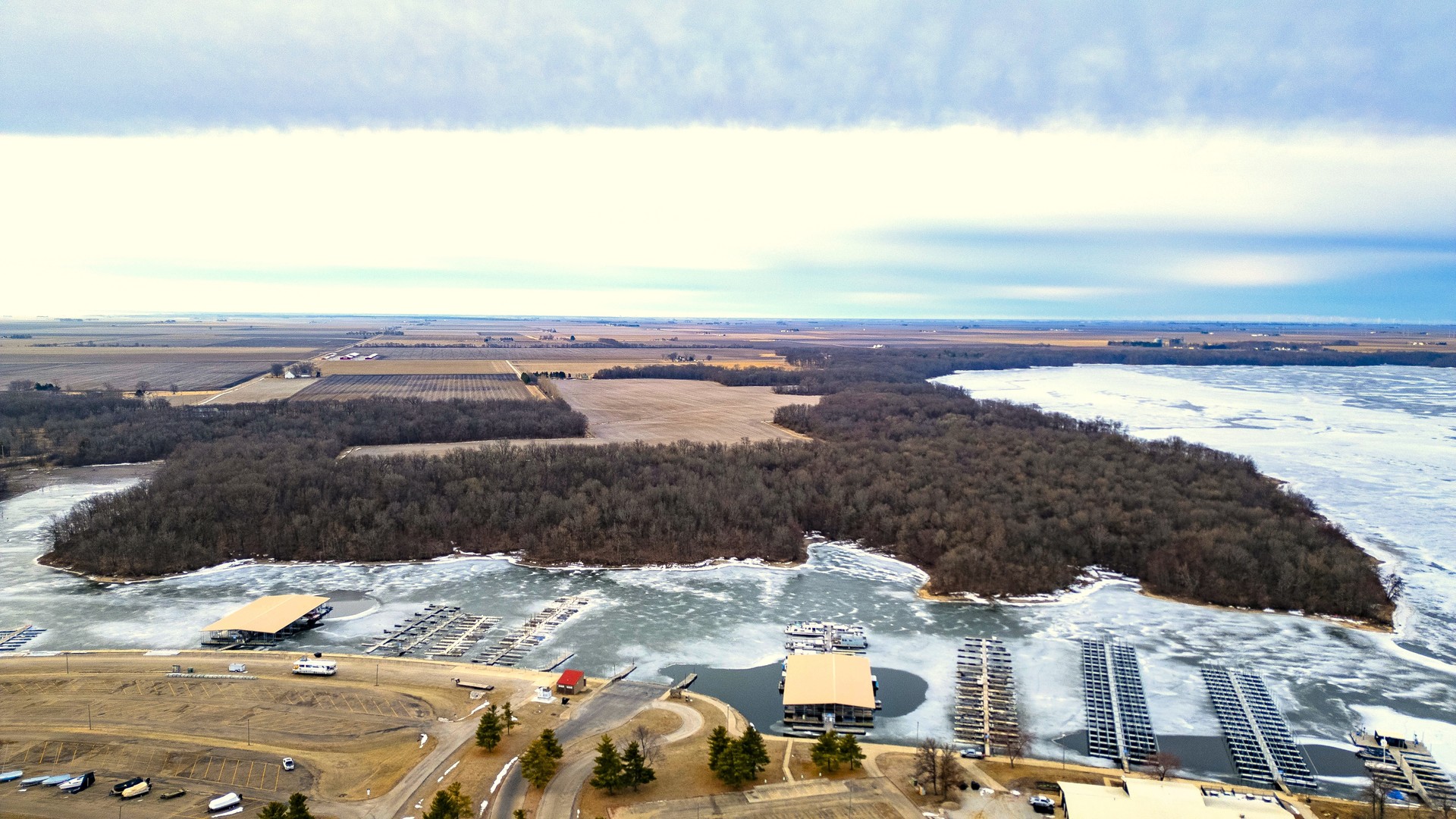5751 White Pigeon Road Weldon, IL 61882 - Photo 14 of 29 a view of city and ocean