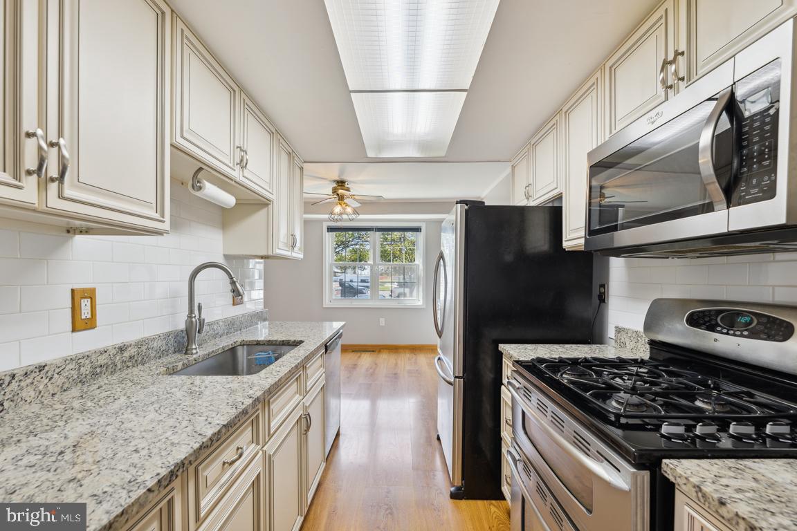 7448 Pohick Road Lorton, VA 22079 - Photo 9 of 25 All stainless appliances