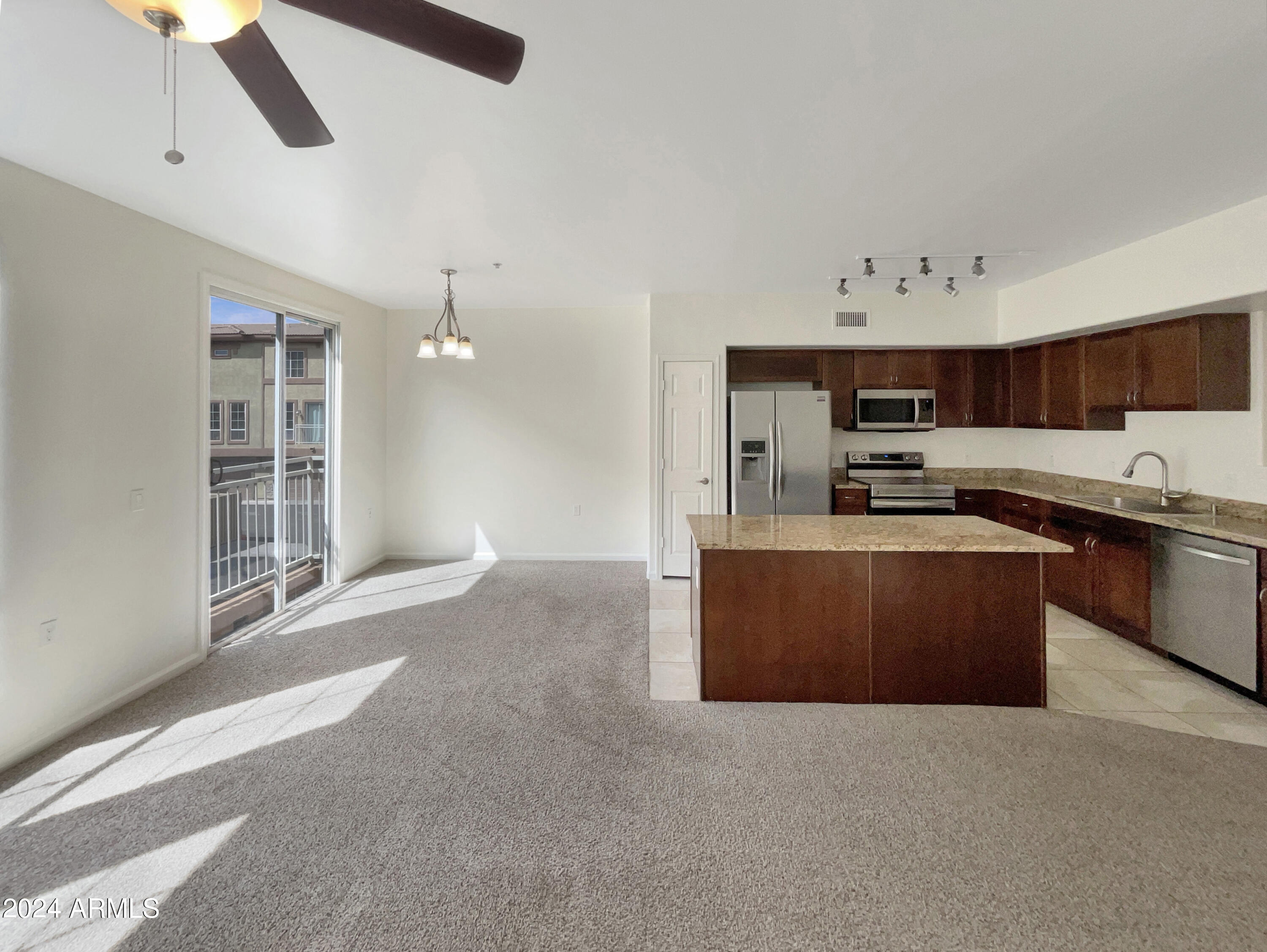 1920 East Bell Road, Unit 1116 Phoenix, AZ 85022 - Photo 5 of 14 photo_05