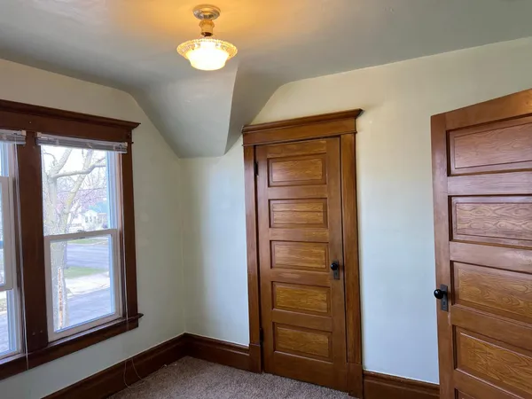 $300,000 | 427 16th Avenue North, St. Cloud, MN 56303