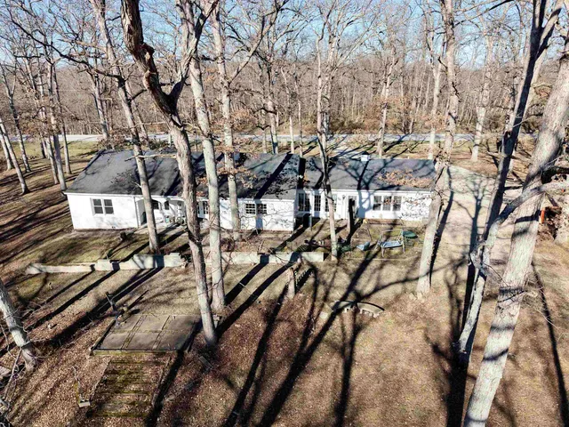 $329,900 | 3831 East State Highway, Altamont, IL 62461