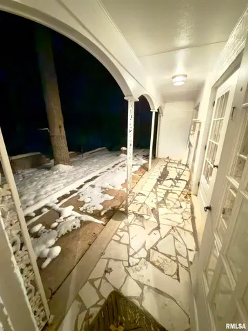 $329,900 | 3831 East State Highway, Shumway, IL 62461