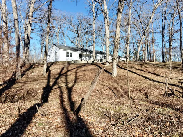 $329,900 | 3831 East State Highway, Shumway, IL 62461