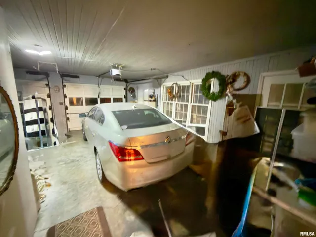 $329,900 | 3831 East State Highway, Shumway, IL 62461