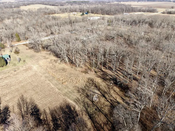 $329,900 | 3831 East State Highway, Shumway, IL 62461