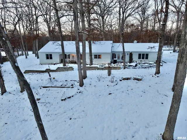 $329,900 | 3831 East State Highway, Shumway, IL 62461