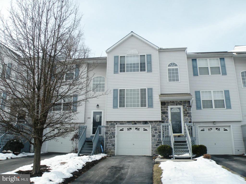 182 Riders Way Lebanon, PA 17042 - Photo 1 of 12 Gallery Image 1