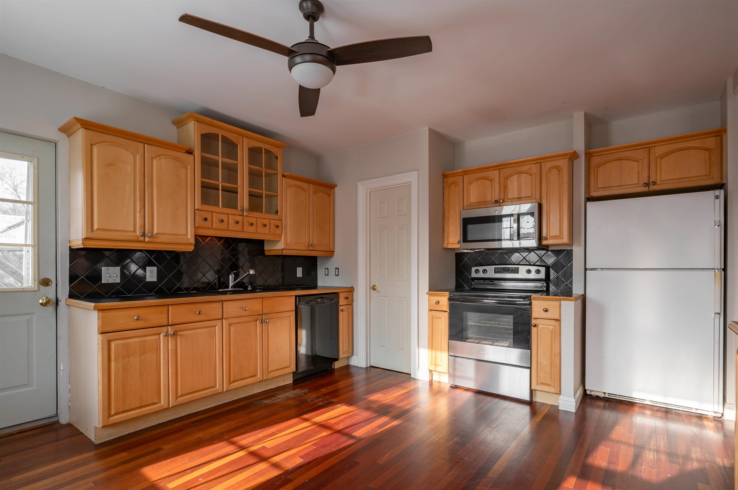 157 Milford Street Manchester, NH 03102 - Photo 7 of 52