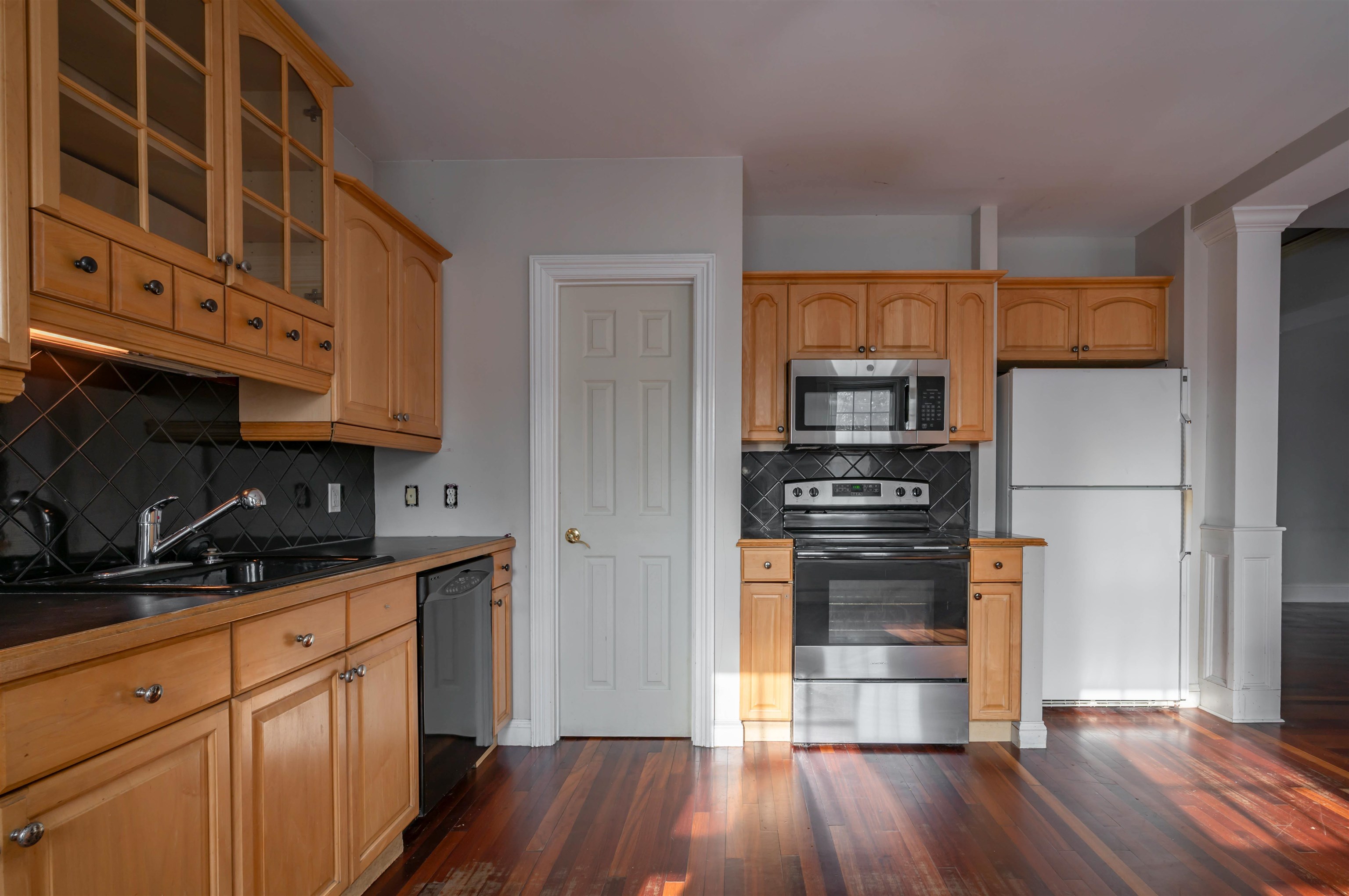 157 Milford Street Manchester, NH 03102 - Photo 8 of 52