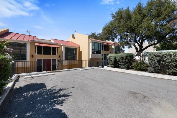 $269,000 | 402 Hi Stirrup, Unit E4, Horseshoe Bay, TX 78657