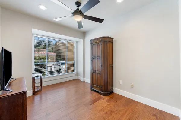 $269,000 | 402 Hi Stirrup, Unit E4, Horseshoe Bay, TX 78657