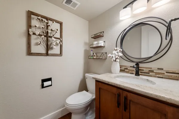 $269,000 | 402 Hi Stirrup, Unit E4, Horseshoe Bay, TX 78657