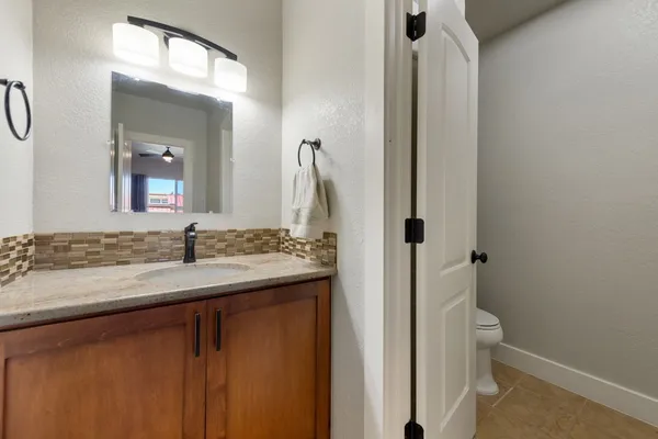 $269,000 | 402 Hi Stirrup, Unit E4, Horseshoe Bay, TX 78657