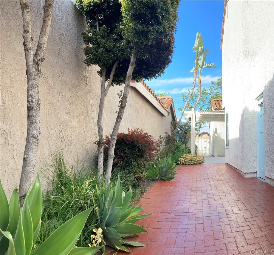 12 Windrow Irvine, CA 92618 - Photo 9 of 45