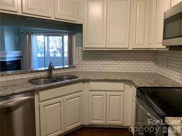 $1,550 | 2519 Stockbridge Drive, Unit B, Charlotte, NC 28210