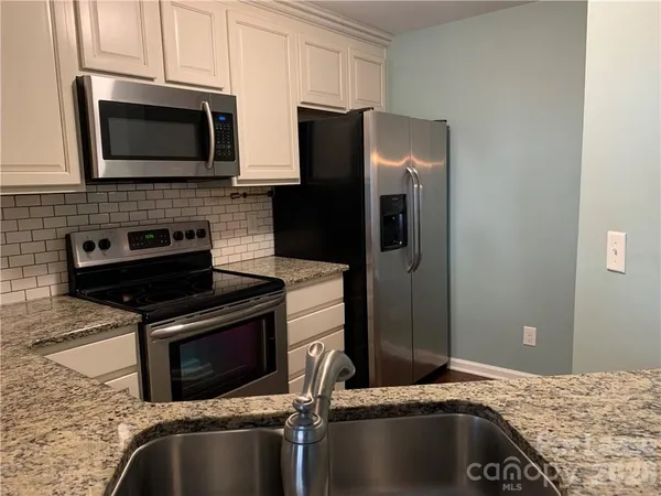 $1,550 | 2519 Stockbridge Drive, Unit B, Charlotte, NC 28210