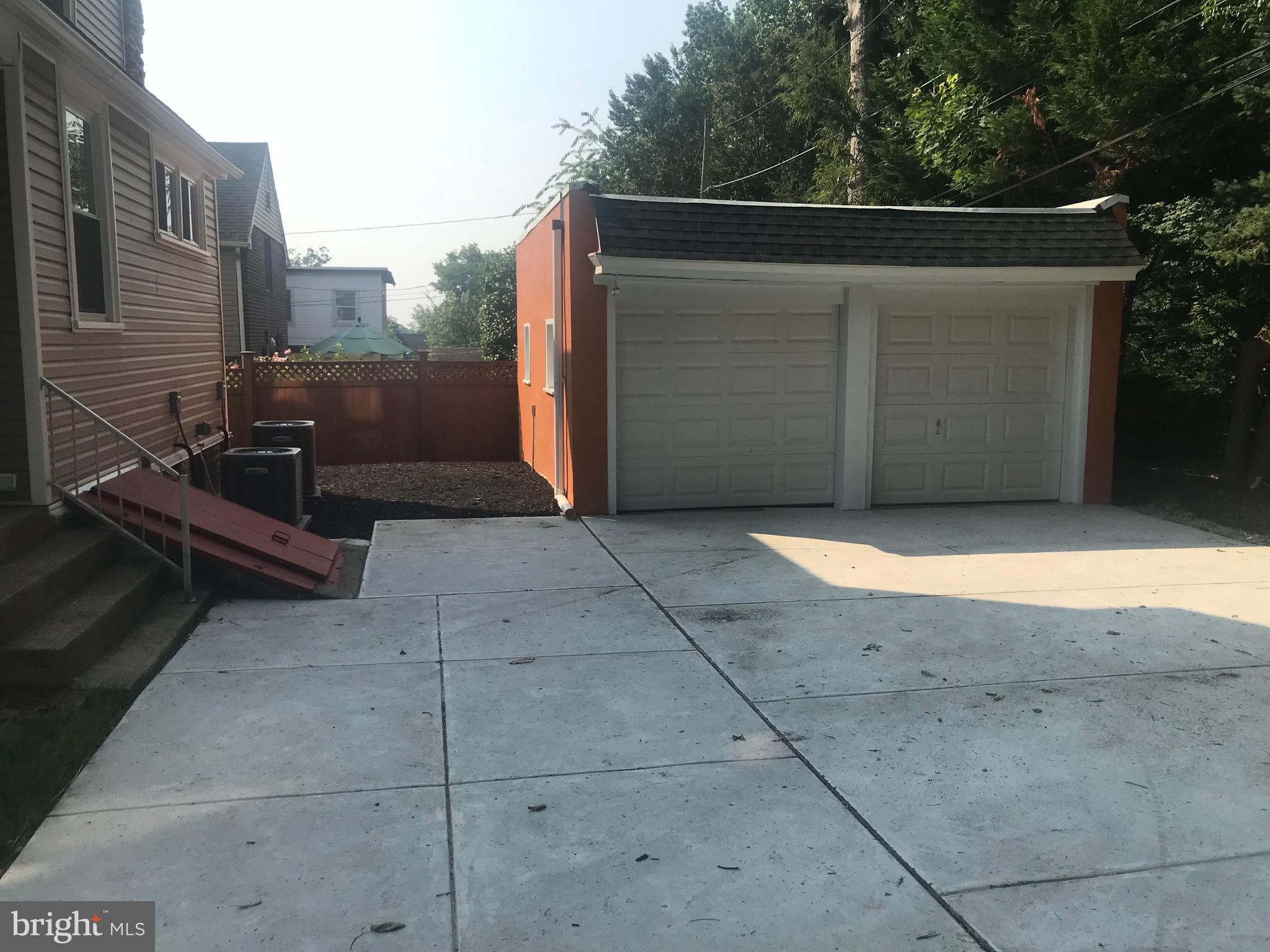 518 Netherwood Road Upper Darby, PA 19082 - Photo 9 of 53