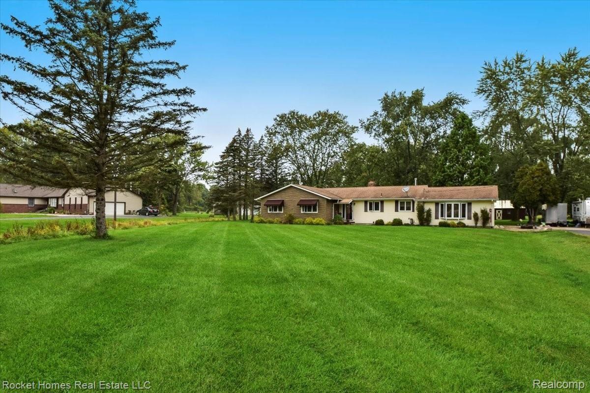 29100 King Road Romulus, MI 48174 - Photo 5 of 41 05-Front View.jpg