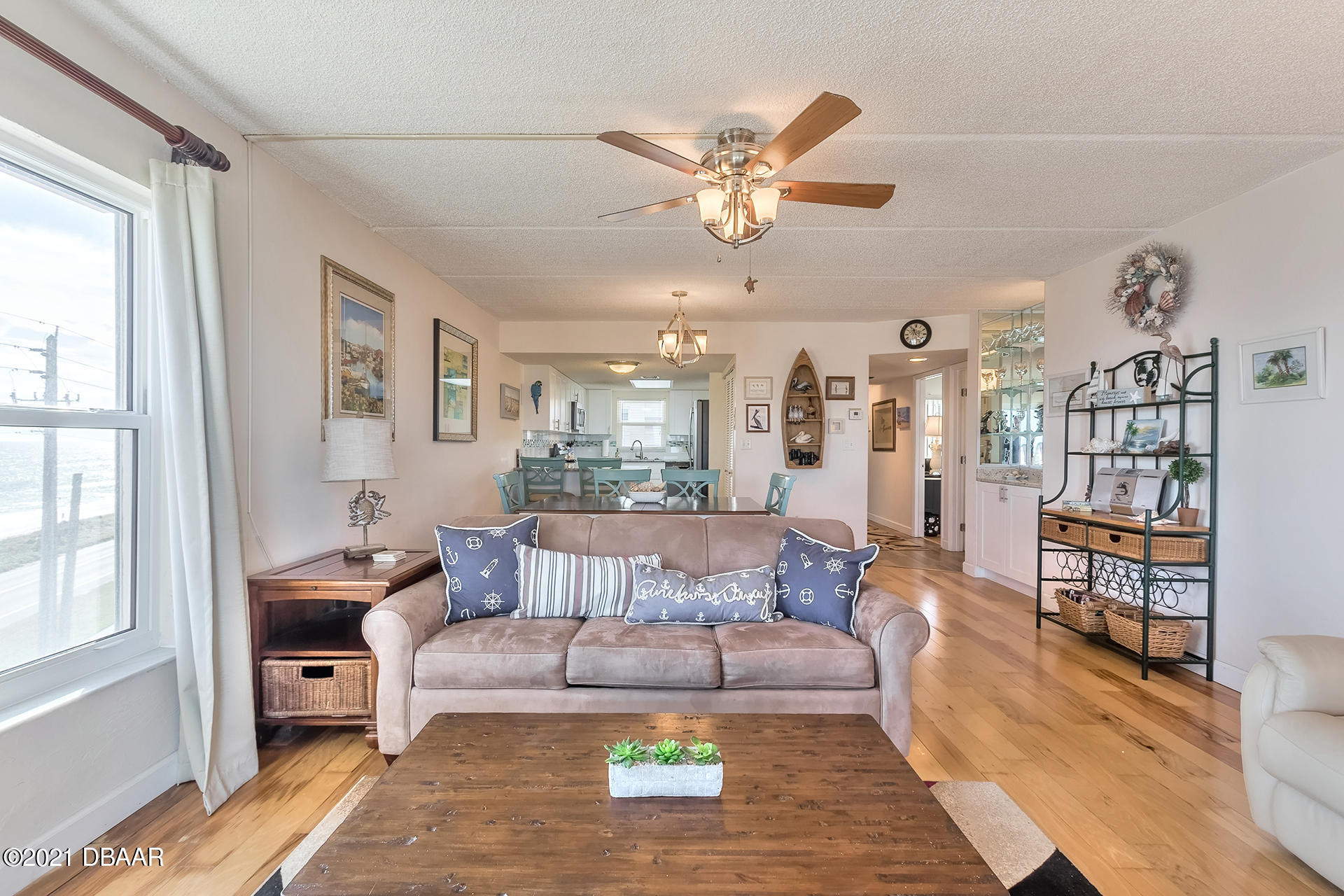 2294 Ocean Shore Boulevard, Unit 4010 Ormond Beach, FL 32176 - Photo 11 of 42 Living Room