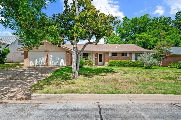 $2,200 | 6920 Valhalla Road, Fort Worth, TX 76116