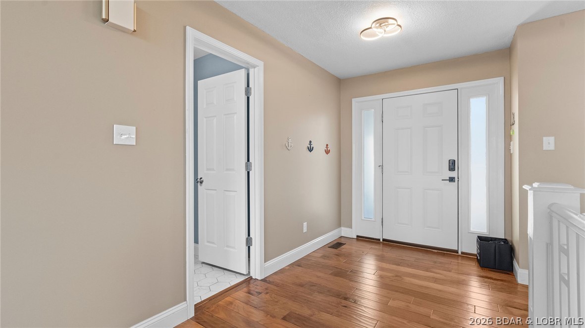 1500 Swiss Village Road Osage Beach, MO 65065 - Photo 16 of 83 Front main level entry