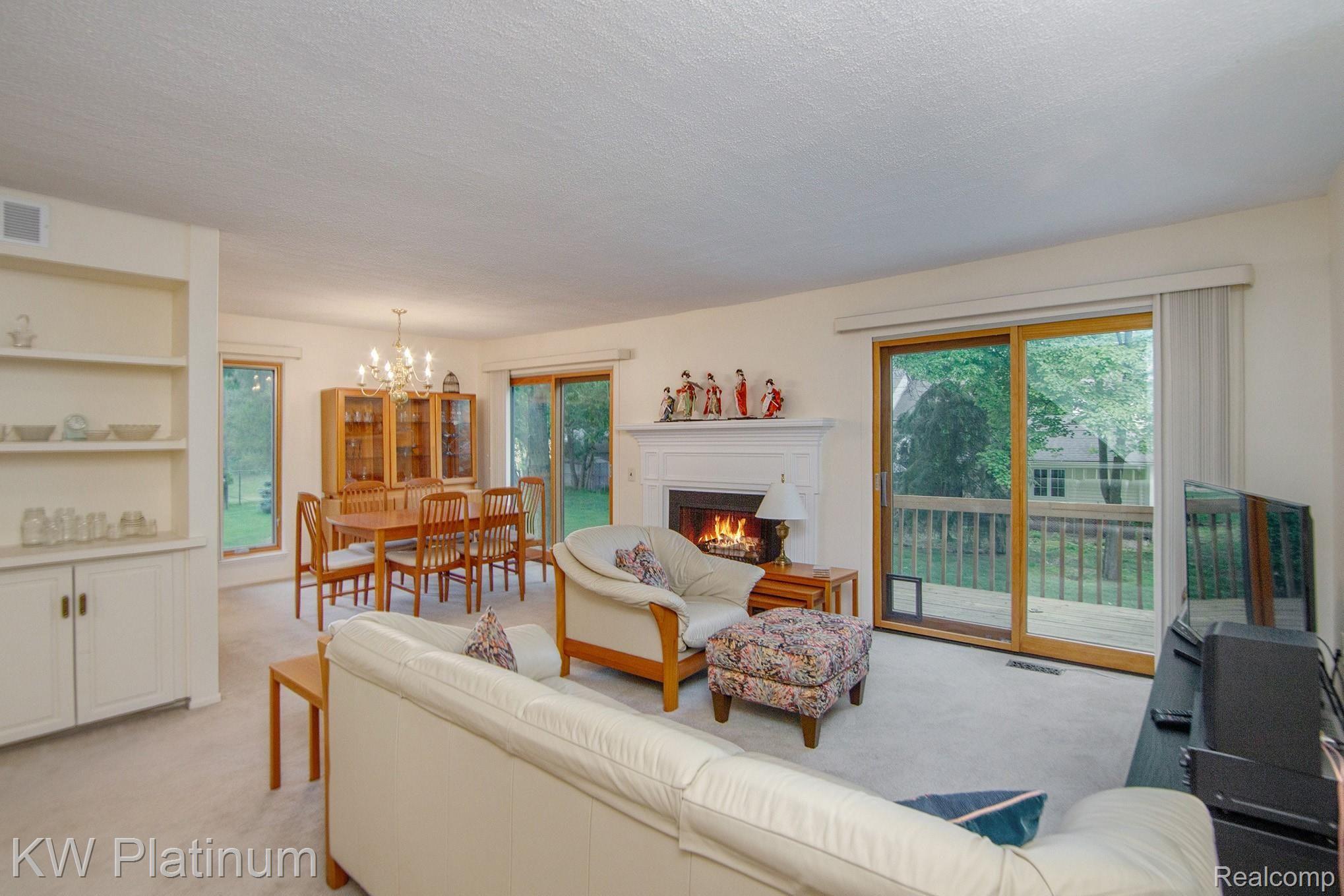 1054 Willow Grove Court Rochester, MI 48307 - Photo 3 of 30 BPG_8639.jpg