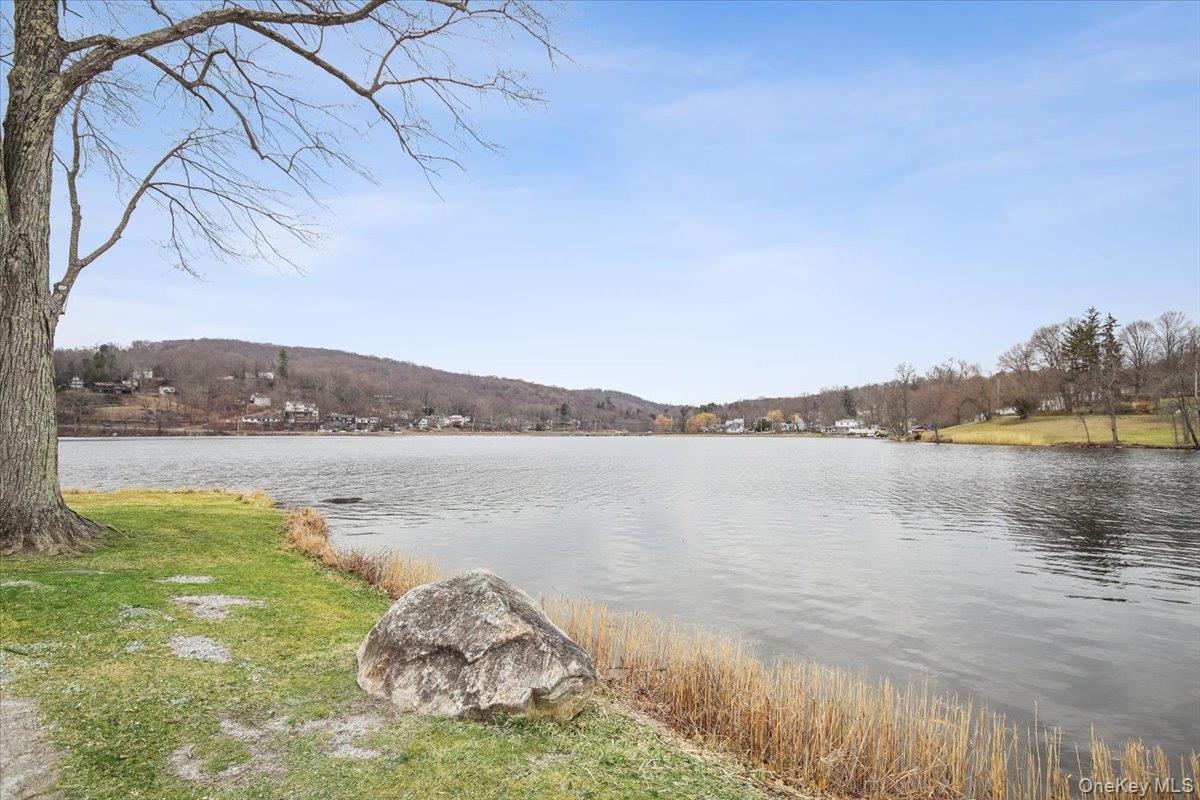 32 Stanwich Road Carmel, NY 10512 - Photo 4 of 48