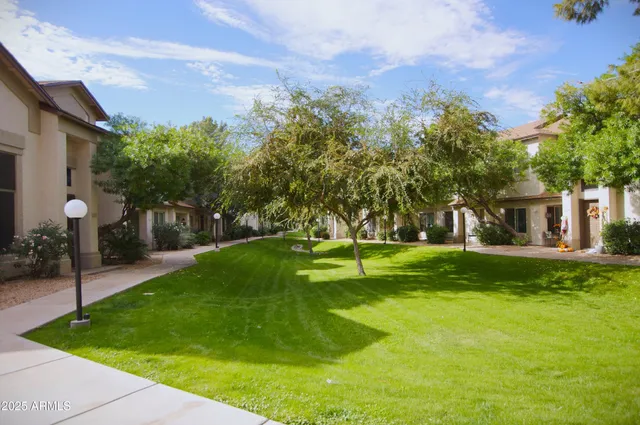 $1,995 | 4114 East Union Hills Drive, Unit 1012, Phoenix, AZ 85050