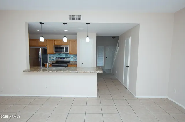 $1,995 | 4114 East Union Hills Drive, Unit 1012, Phoenix, AZ 85050