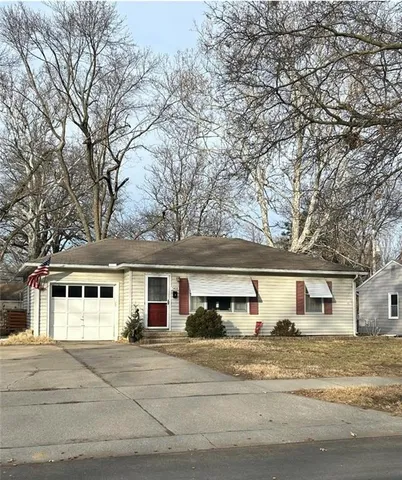 $420,000 | 5408 West 72nd Street, Prairie Village, KS 66208