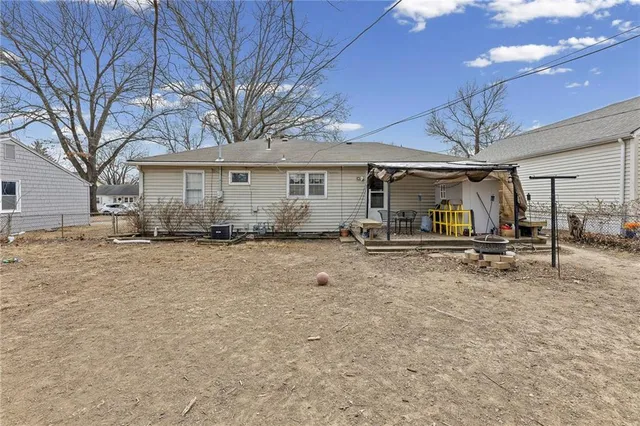 $390,000 | 5408 West 72nd Street, Prairie Village, KS 66208