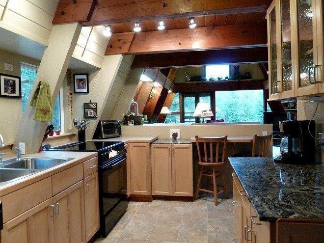 342 Elder Mill Road Trail, OR 97541 - Photo 4 of 18 Recently remodeled kitchen.