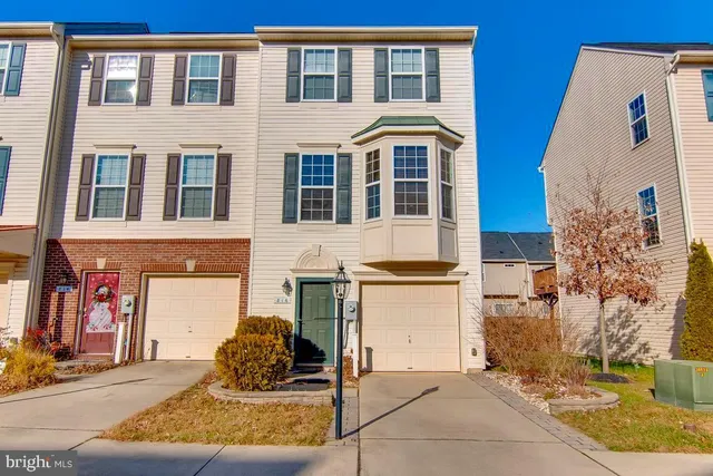 $2,500 | 816 Croggan Crescent, Glen Burnie, MD 21060
