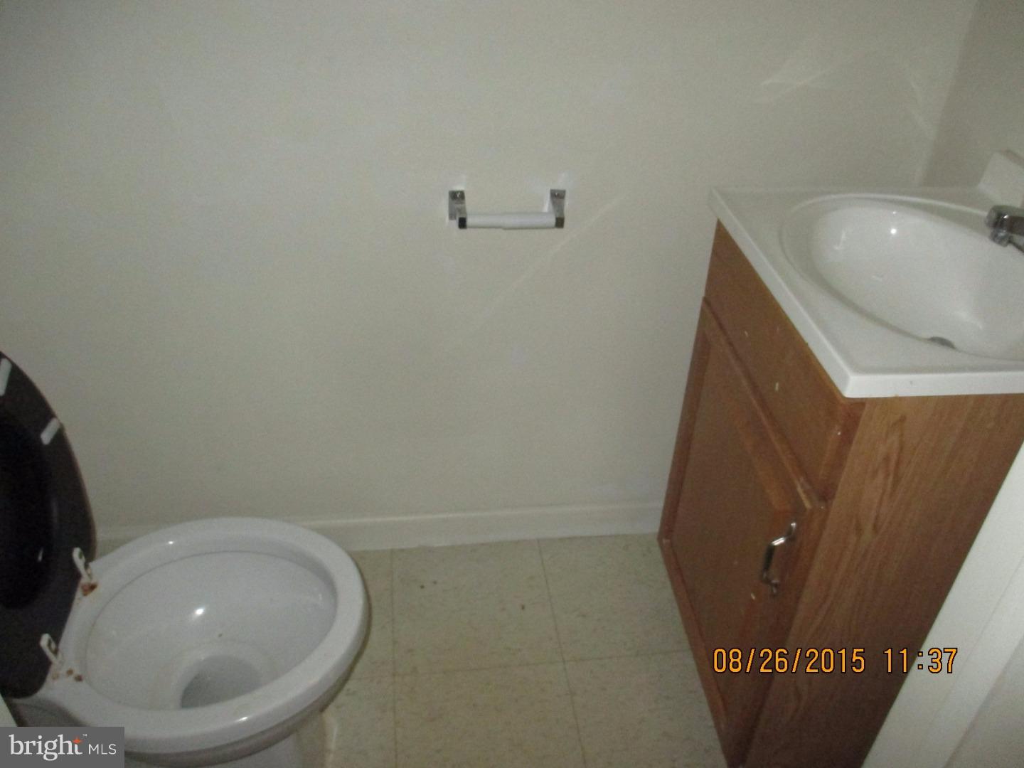 527 Millbank Road Upper Darby, PA 19082 - Photo 11 of 13