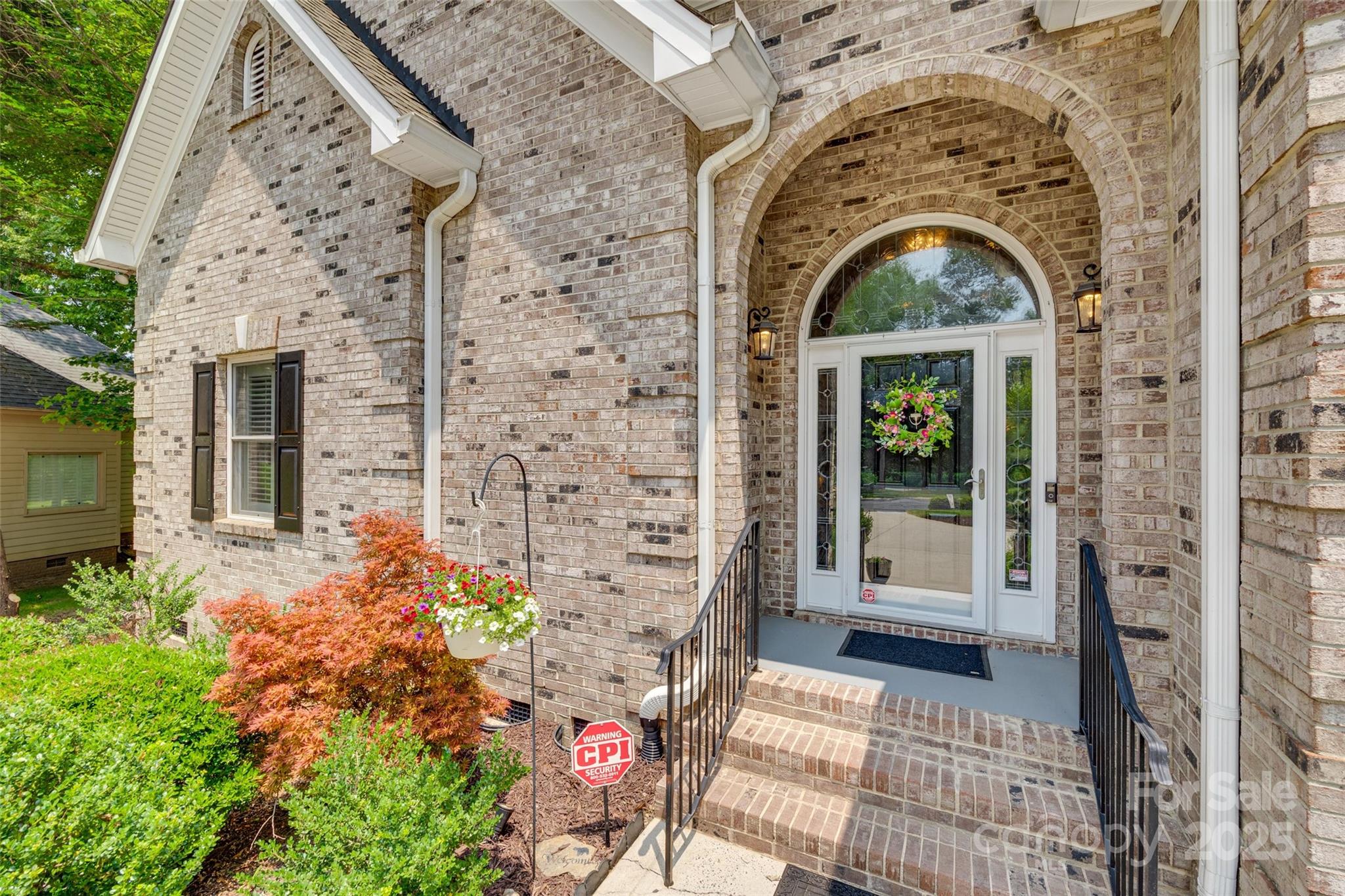 16527 Woolwine Road Charlotte, NC 28278 - Photo 3 of 47 Gallery Image 3