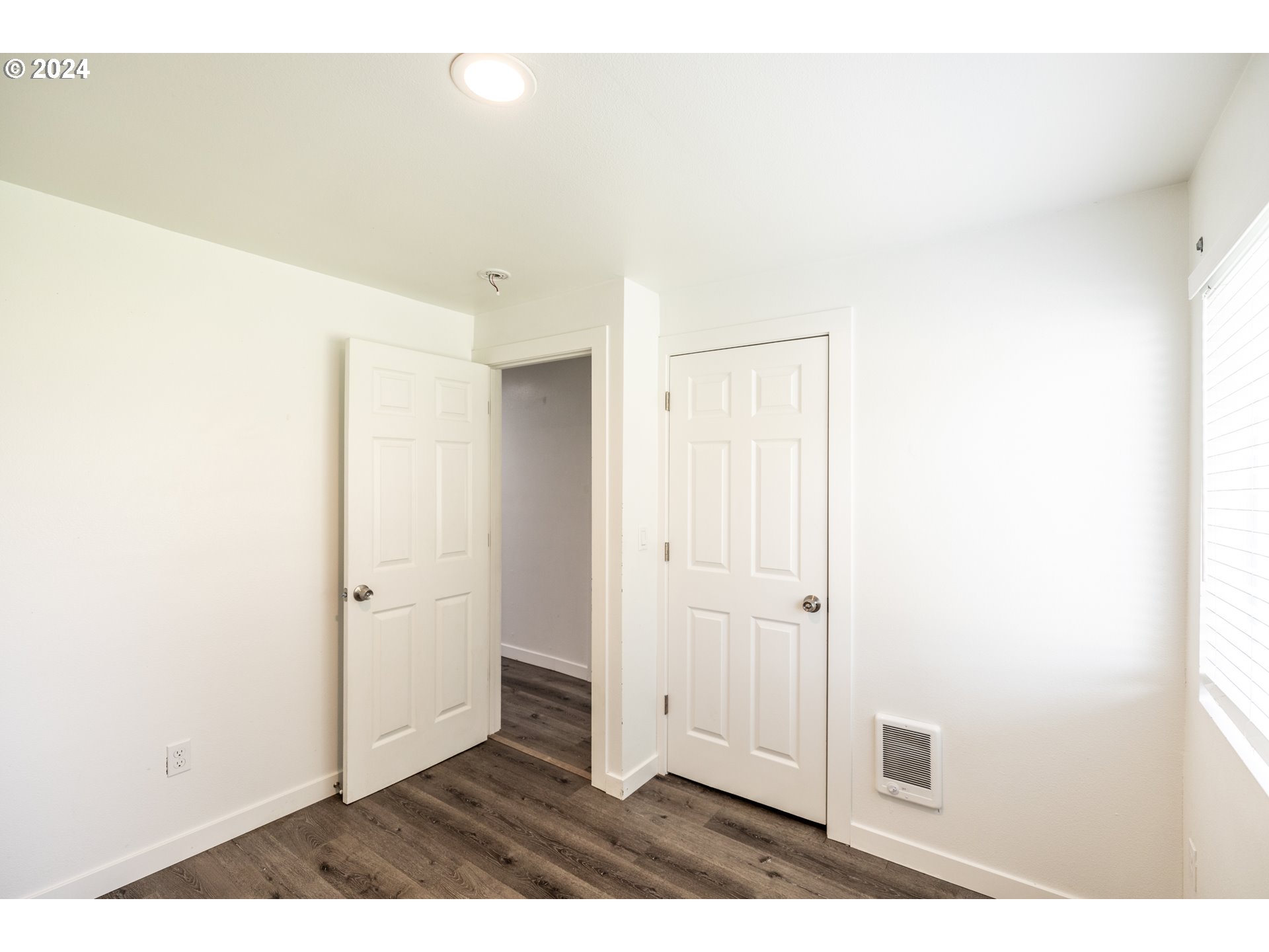 625 East 5th Avenue Riddle, OR 97469 - Photo 10 of 21