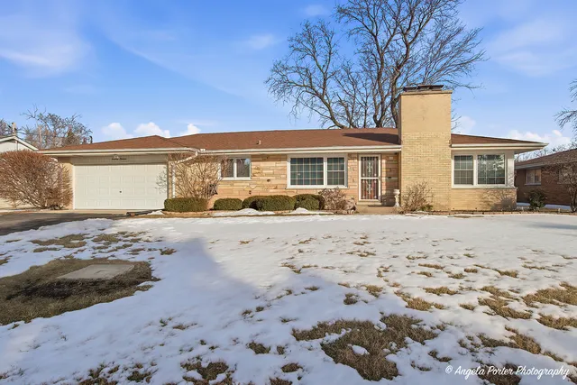 $450,000 | 1913 Rancho Lane, Des Plaines, IL 60016