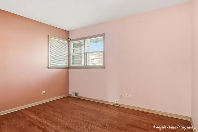 $450,000 | 1913 Rancho Lane, Des Plaines, IL 60016