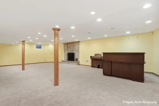 $450,000 | 1913 Rancho Lane, Des Plaines, IL 60016