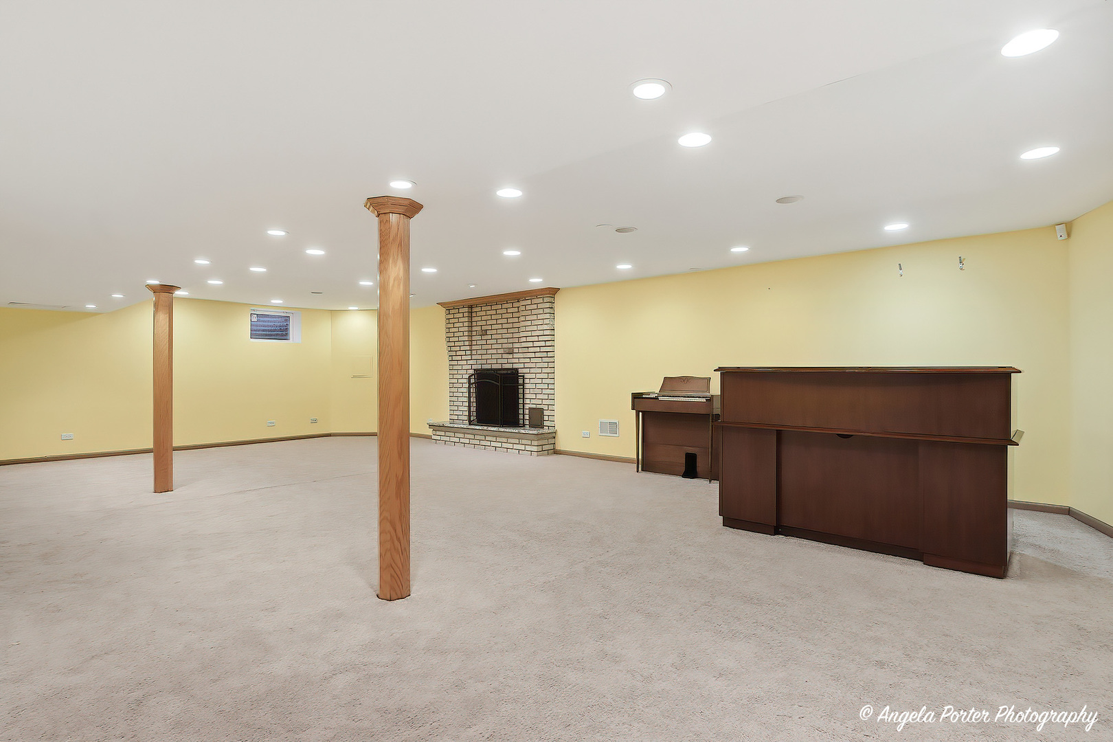 1913 Rancho Lane Des Plaines, IL 60016 - Photo 24 of 36 a view of kitchen with a sink and a refrigerator