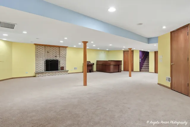 $450,000 | 1913 Rancho Lane, Des Plaines, IL 60016