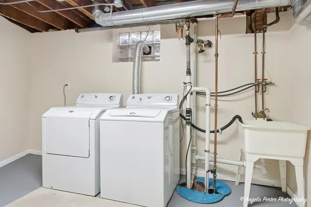 $450,000 | 1913 Rancho Lane, Des Plaines, IL 60016