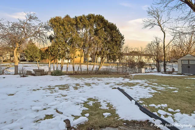 $450,000 | 1913 Rancho Lane, Des Plaines, IL 60016