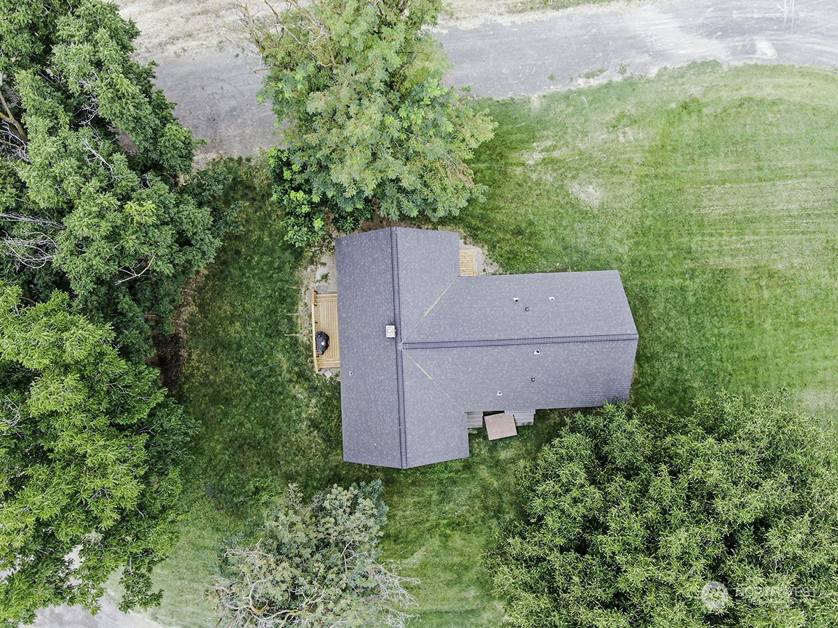 1666 Cummins Road Touchet, WA 99360 - Photo 29 of 35 an aerial view of a house and trees all around