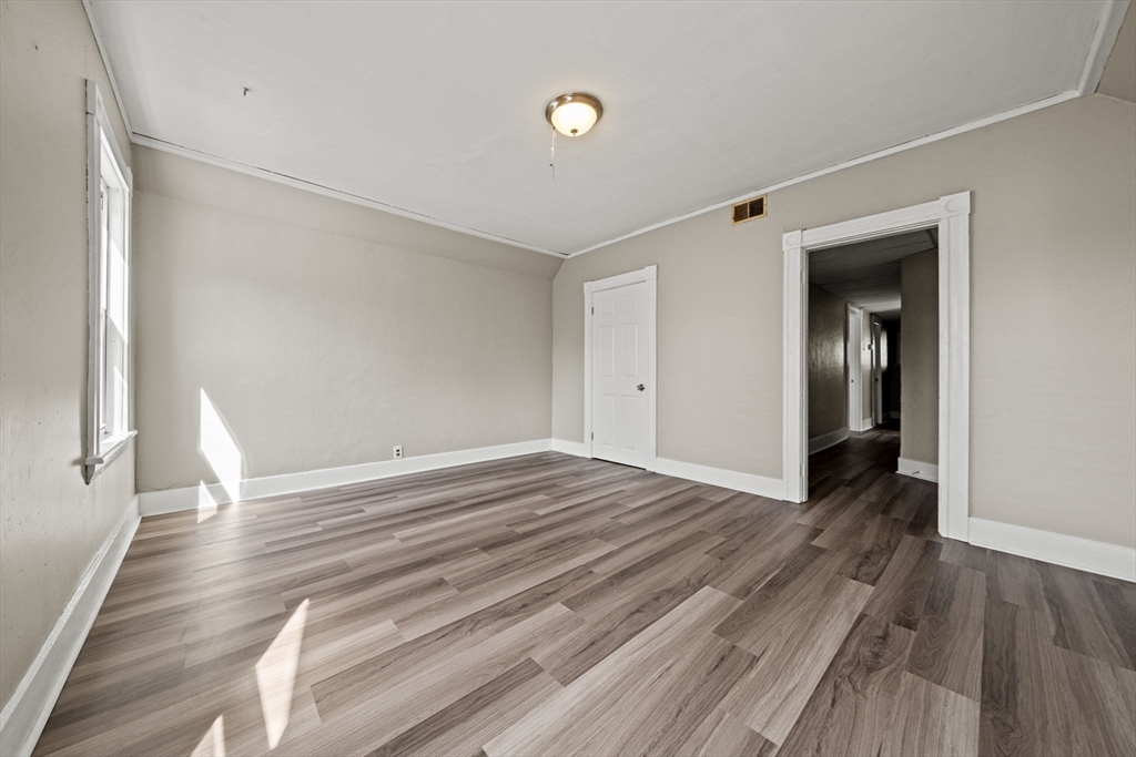 62 May Street Worcester, MA 01610 - Photo 11 of 38