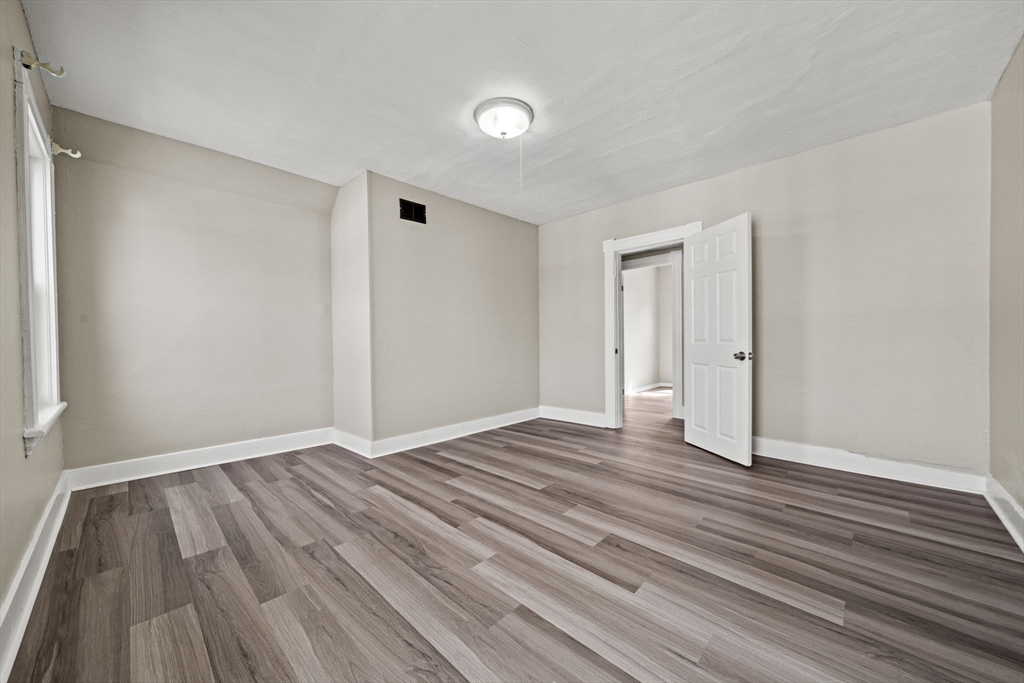 62 May Street Worcester, MA 01610 - Photo 13 of 38