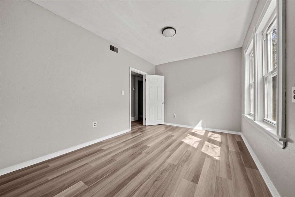 62 May Street Worcester, MA 01610 - Photo 14 of 38