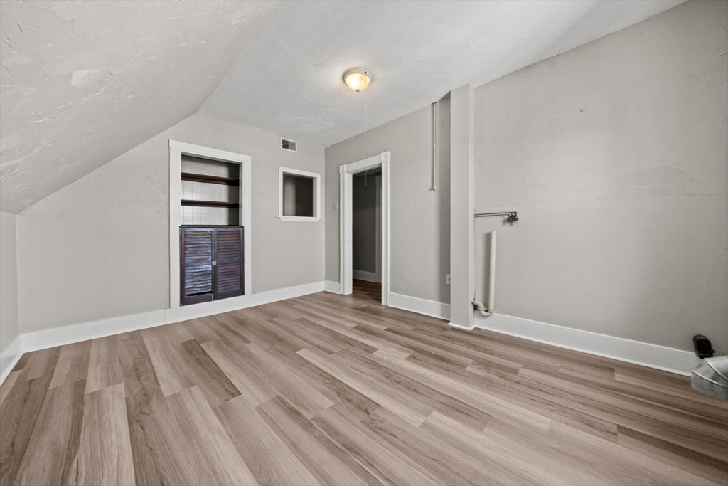 62 May Street Worcester, MA 01610 - Photo 15 of 38